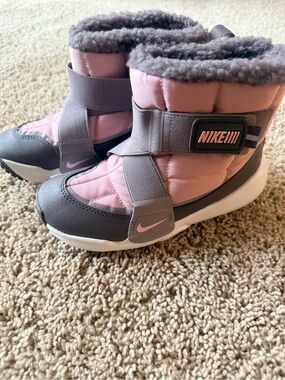 Nike Kids' Pink and Gray Insulated Winter Boots Size 13c BRAND NEW
